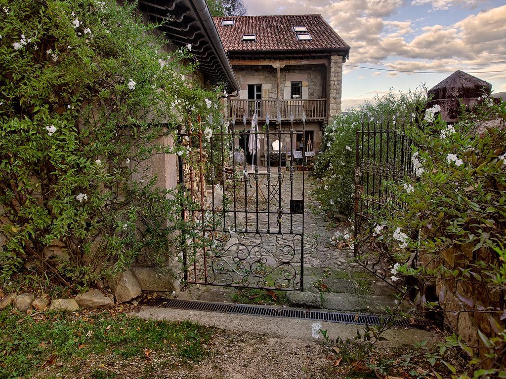 La Curva De Maria Pensionat Terán Exteriör bild